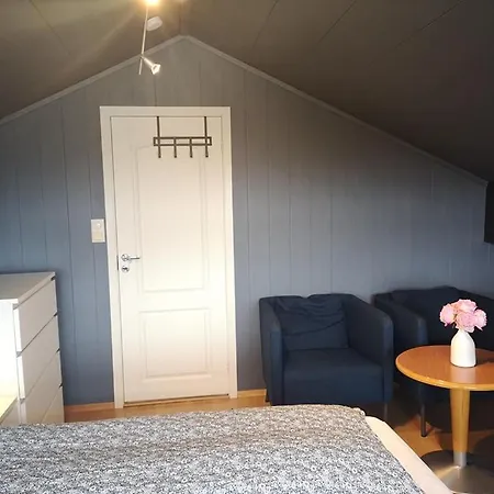 Rum i privatbostad Storesund Storasund